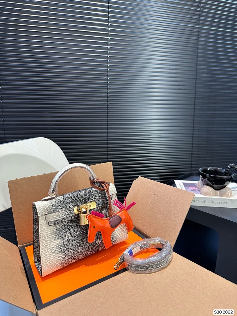 FashionReps Bags 04YAA1197