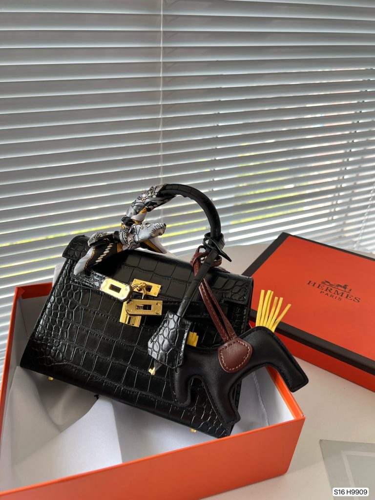 FashionReps Bags 04YAA449