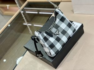 FashionReps Bags 05YAA17718 Prada Bag